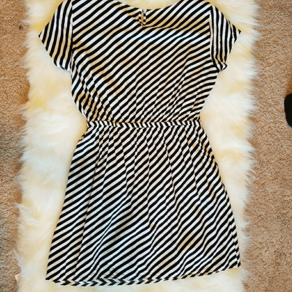 J. Crew Black & White striped dress with pockets! - Picture 3 of 4